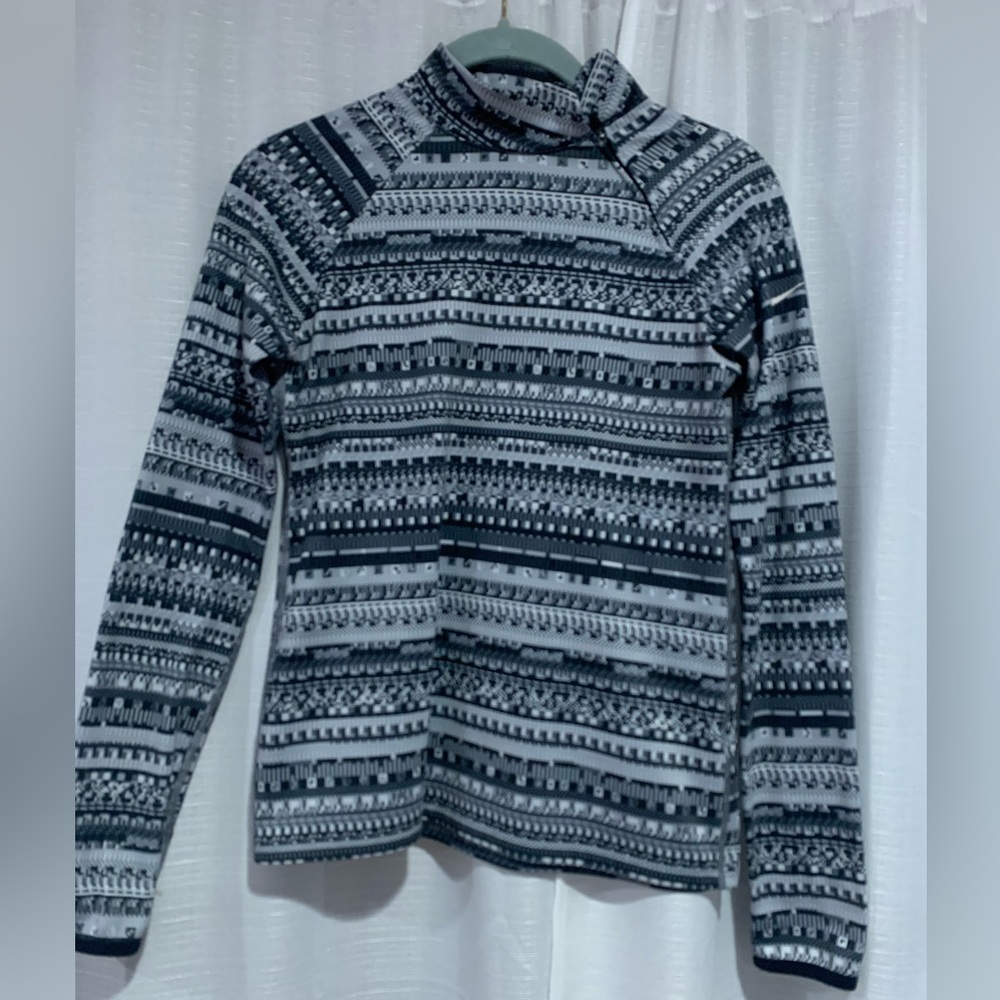Nike Pro Pull Over Sweater
